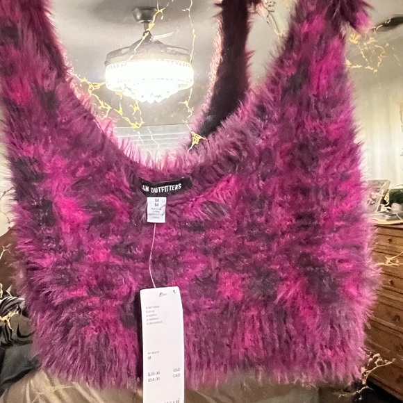 NWT Urban Outfitter Naomi Fuzzy Sweater Crop Tank/Vest - Picture 2 of 4